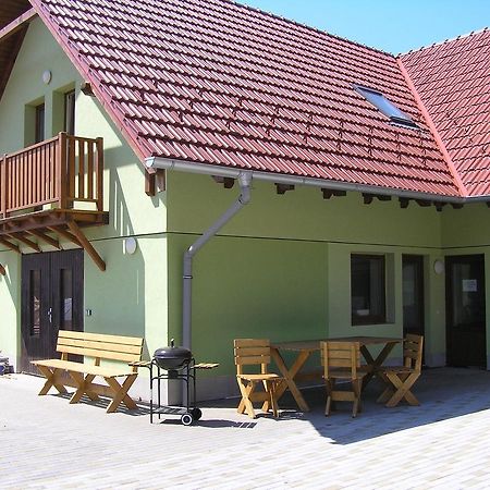 Penzion U Tomasu Vsechovice Екстер'єр фото